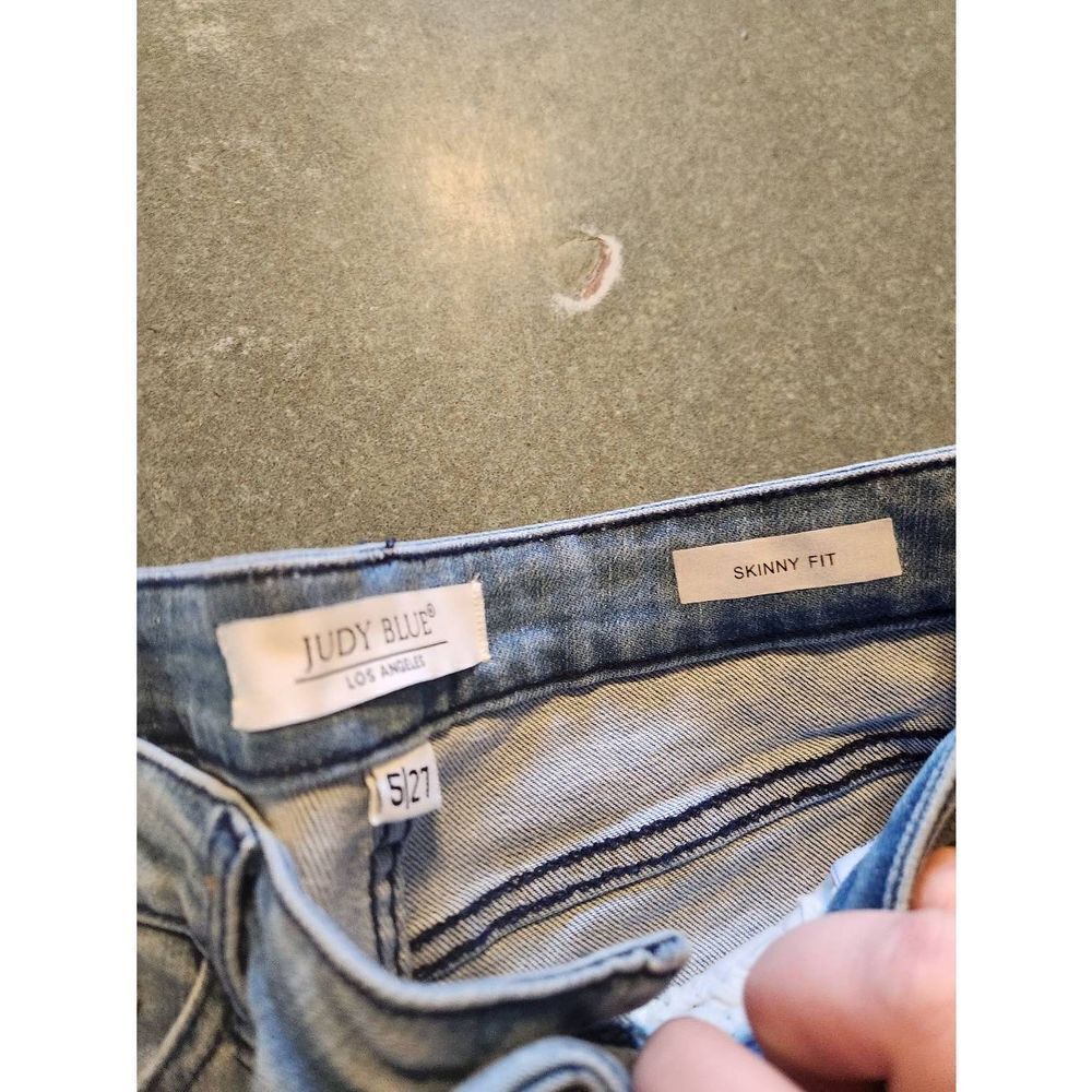Judy Blue Colby Skinny Fit Released Hem Jeans Style #JB88199 - Size 5/27 - Picture 2 of 4